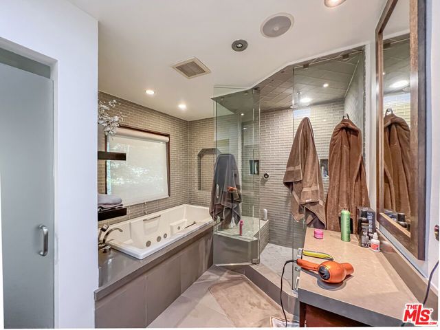 2473 La Condesa Drive, Los Angeles, CA 90049