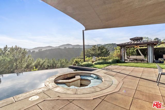 2473 La Condesa Drive, Los Angeles, CA 90049