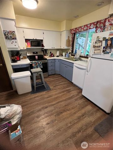 452 Lincoln Creek, Centralia, WA 98531
