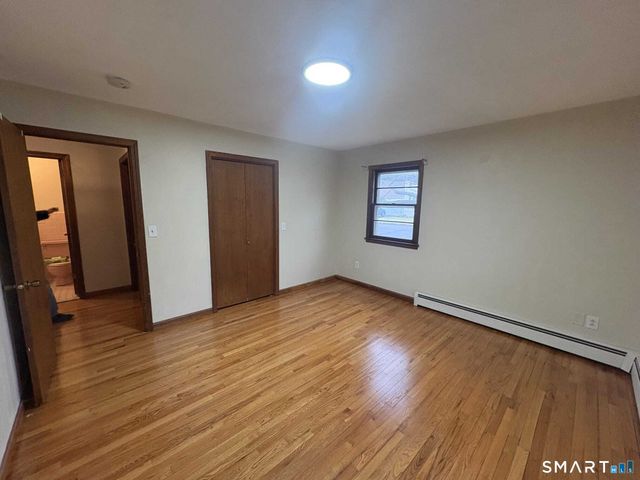 16 Raymond Road, Woodbridge, CT 06525