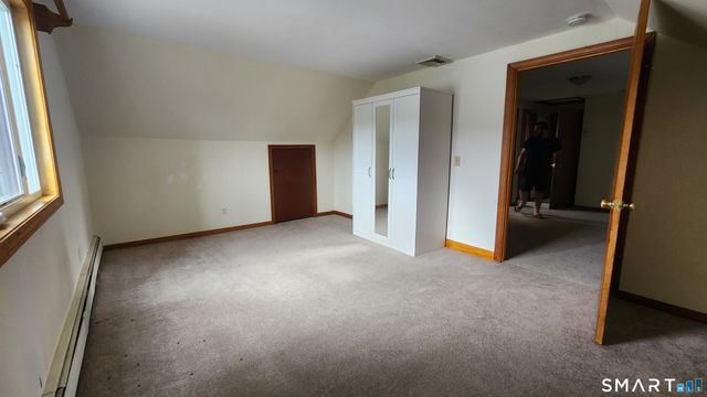 16 Raymond Road, Woodbridge, CT 06525