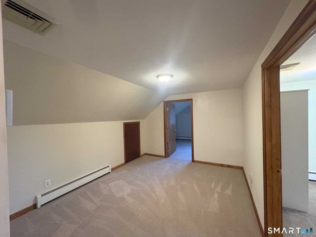 16 Raymond Road, Woodbridge, CT 06525