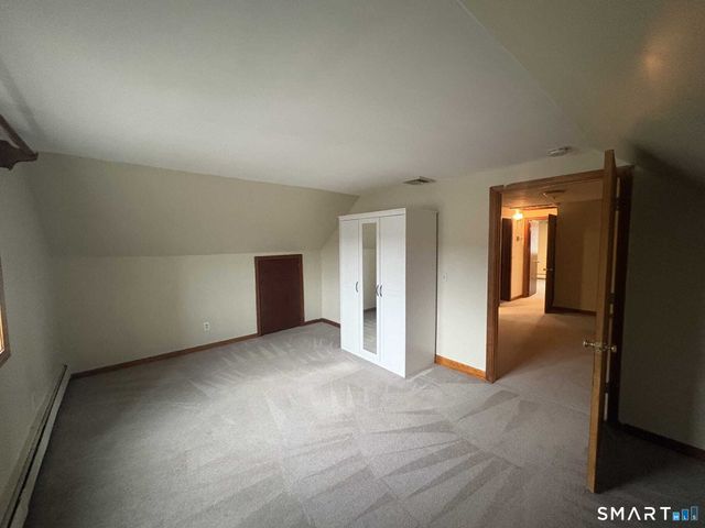 16 Raymond Road, Woodbridge, CT 06525