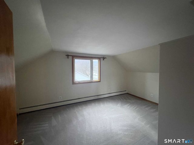 16 Raymond Road, Woodbridge, CT 06525