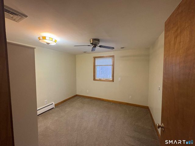 16 Raymond Road, Woodbridge, CT 06525