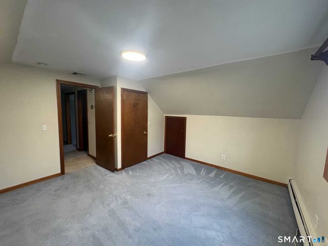 16 Raymond Road, Woodbridge, CT 06525