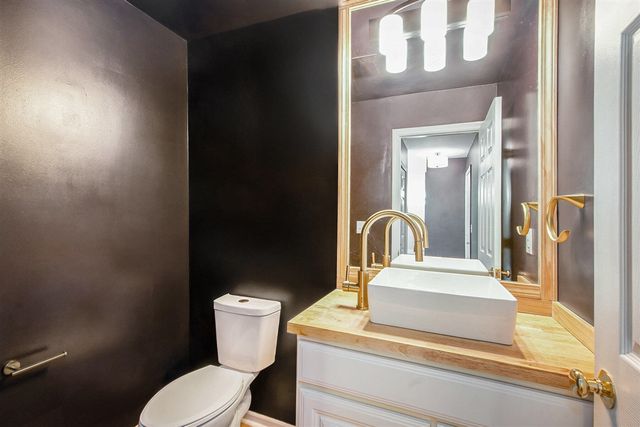 5660 Versailles Avenue, Ann Arbor, MI 48103