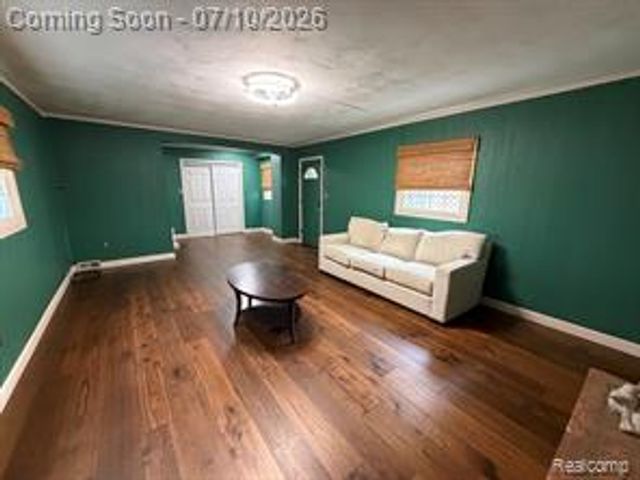 643 N Rosevere Avenue, Dearborn, MI 48128