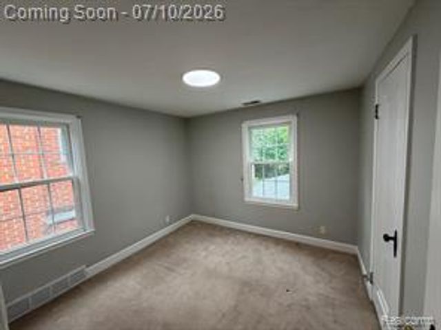 643 N Rosevere Avenue, Dearborn, MI 48128