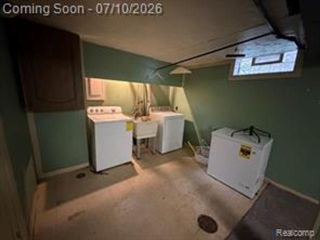 643 N Rosevere Avenue, Dearborn, MI 48128