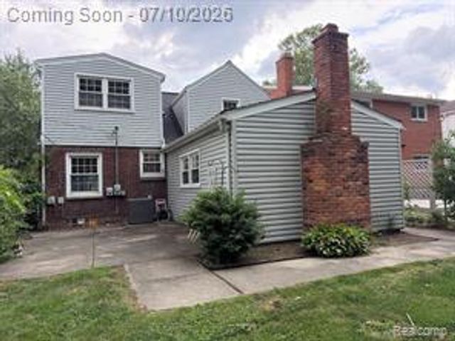 643 N Rosevere Avenue, Dearborn, MI 48128