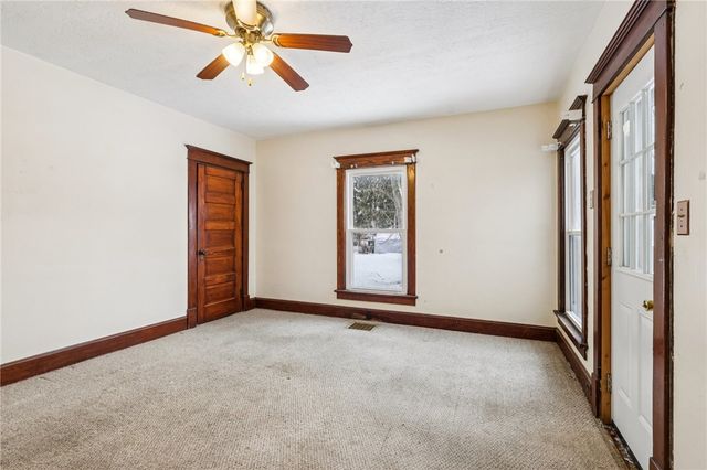 14 Elm St, Bessemer, PA 16112