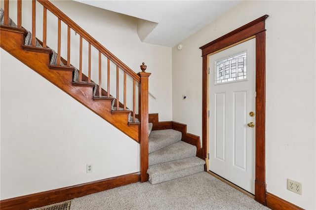 14 Elm St, Bessemer, PA 16112