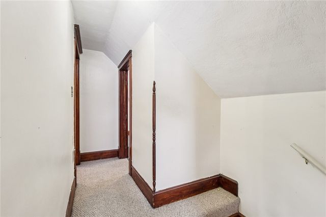 14 Elm St, Bessemer, PA 16112