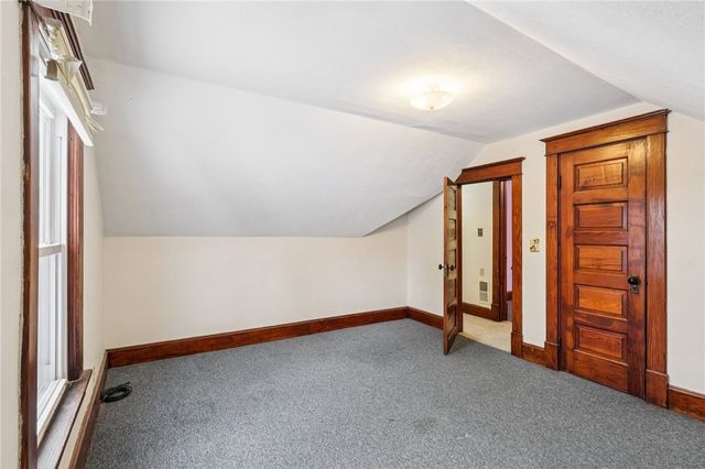 14 Elm St, Bessemer, PA 16112