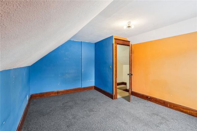 14 Elm St, Bessemer, PA 16112