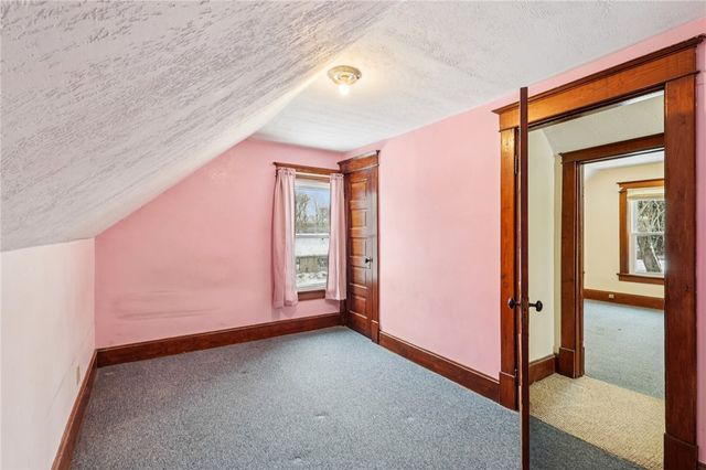 14 Elm St, Bessemer, PA 16112