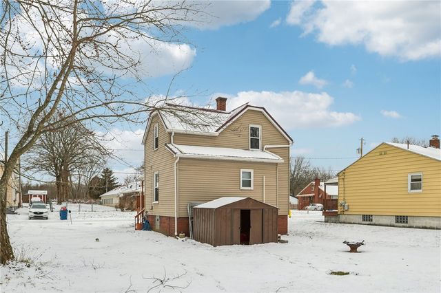 14 Elm St, Bessemer, PA 16112