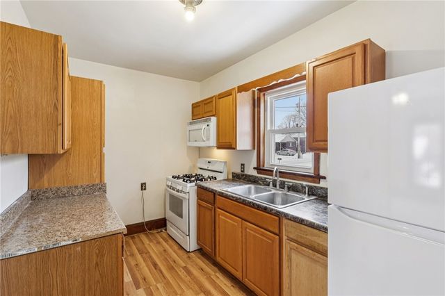 14 Elm St, Bessemer, PA 16112