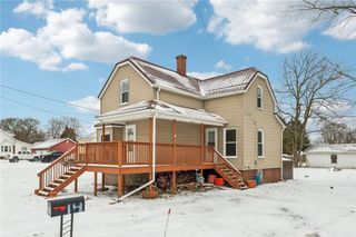 14 Elm St, Bessemer, PA 16112