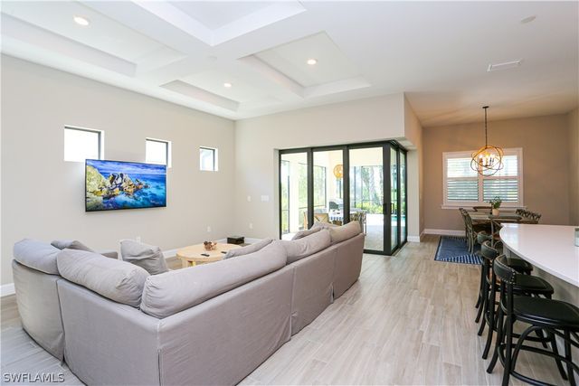 9716 Everglades DR, Naples, FL 34120