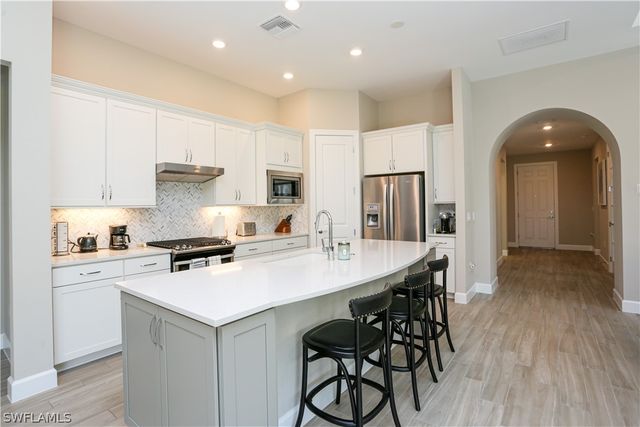 9716 Everglades DR, Naples, FL 34120