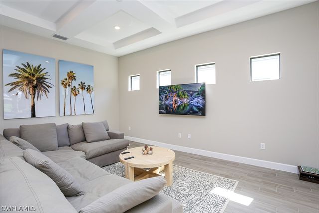 9716 Everglades DR, Naples, FL 34120