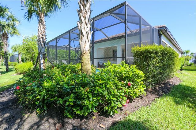 9716 Everglades DR, Naples, FL 34120