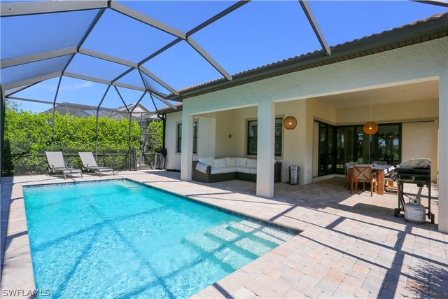 9716 Everglades DR, Naples, FL 34120