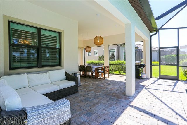 9716 Everglades DR, Naples, FL 34120