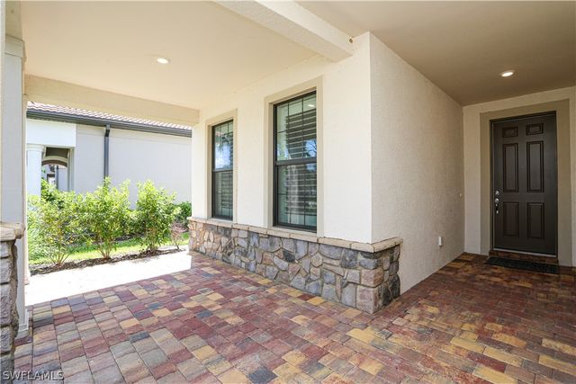 9716 Everglades DR, Naples, FL 34120