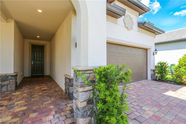 9716 Everglades DR, Naples, FL 34120