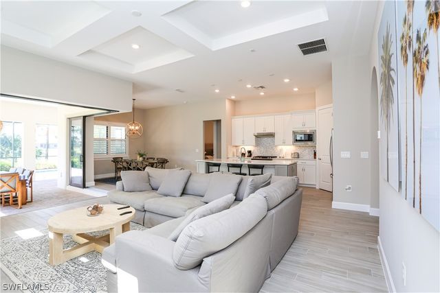 9716 Everglades DR, Naples, FL 34120