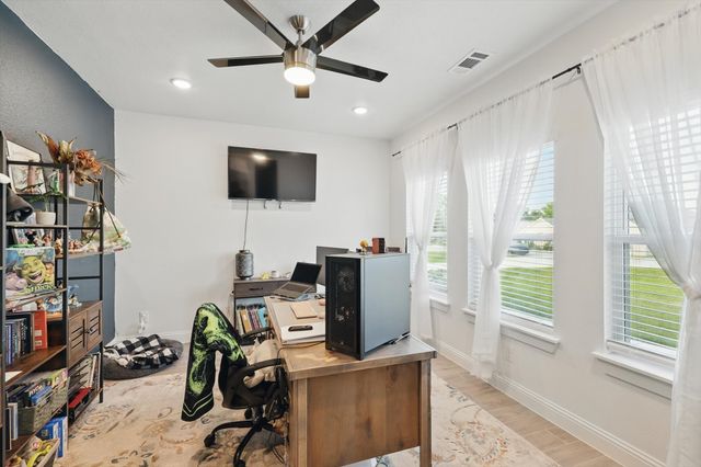 121 Bluegrass Trail, Springtown, TX 76082