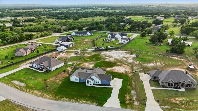 121 Bluegrass Trail, Springtown, TX 76082