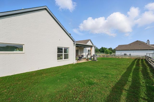 121 Bluegrass Trail, Springtown, TX 76082