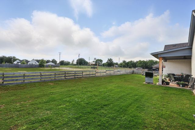 121 Bluegrass Trail, Springtown, TX 76082