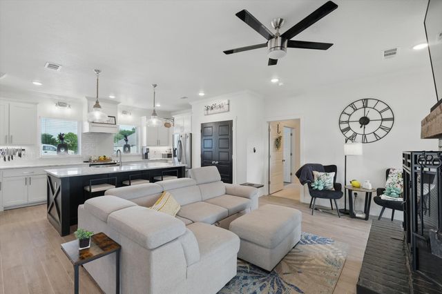 121 Bluegrass Trail, Springtown, TX 76082