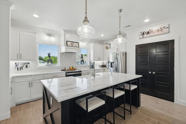 121 Bluegrass Trail, Springtown, TX 76082