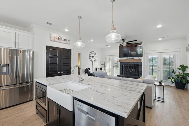 121 Bluegrass Trail, Springtown, TX 76082