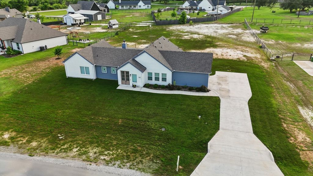 121 Bluegrass Trail, Springtown, TX 76082