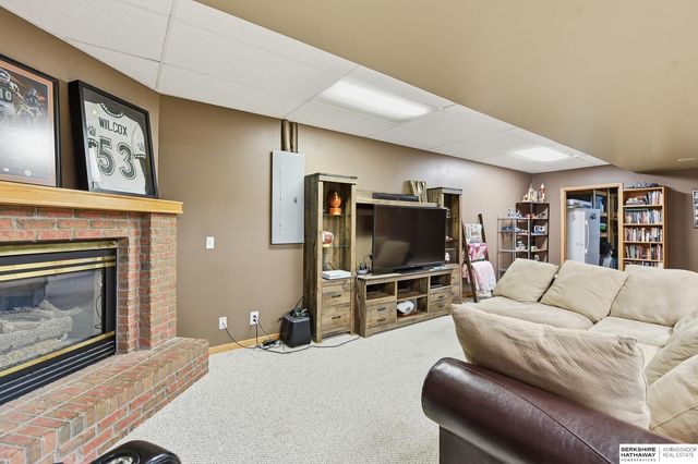 21750 Erin Circle, Gretna, NE 68028