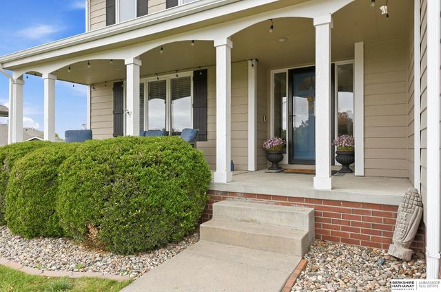 21750 Erin Circle, Gretna, NE 68028