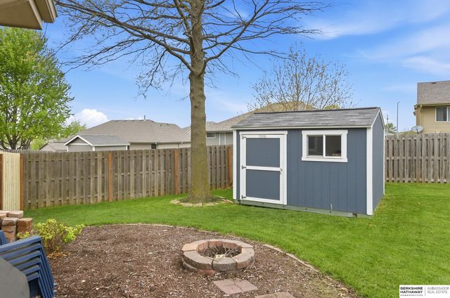 21750 Erin Circle, Gretna, NE 68028