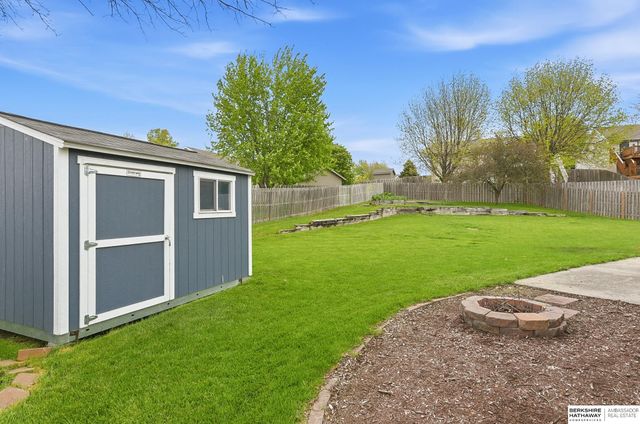 21750 Erin Circle, Gretna, NE 68028