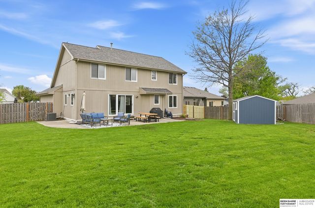 21750 Erin Circle, Gretna, NE 68028