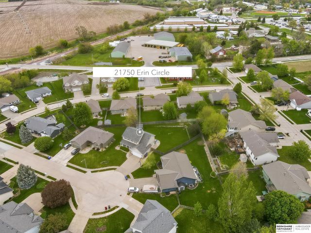 21750 Erin Circle, Gretna, NE 68028