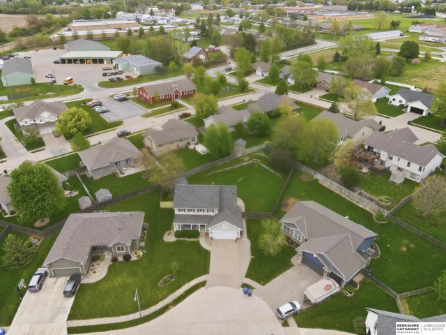 21750 Erin Circle, Gretna, NE 68028