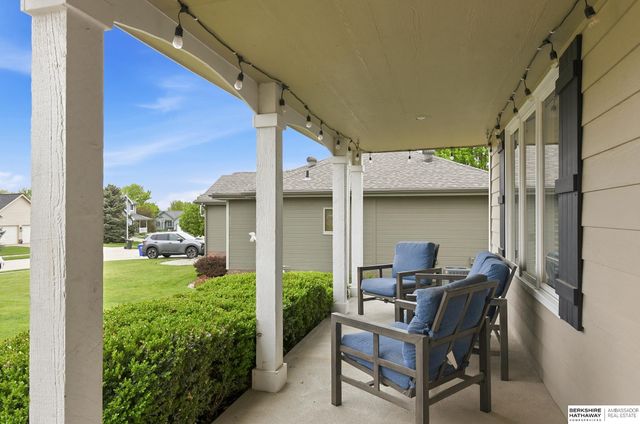 21750 Erin Circle, Gretna, NE 68028