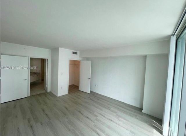 500 Brickell Avenue 3910, Miami, FL 33131
